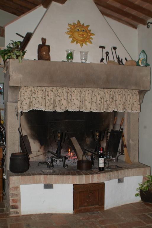 Agriturismo Podere Alberese Asciano Dış mekan fotoğraf