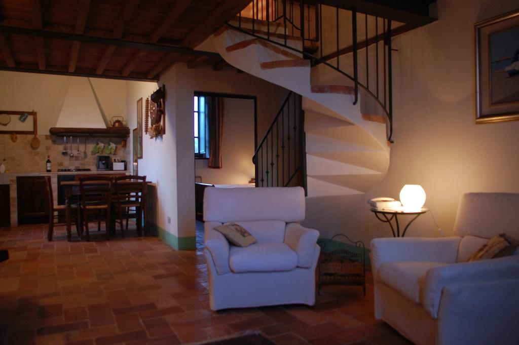 Agriturismo Podere Alberese Konuk evi Asciano Oda fotoğraf